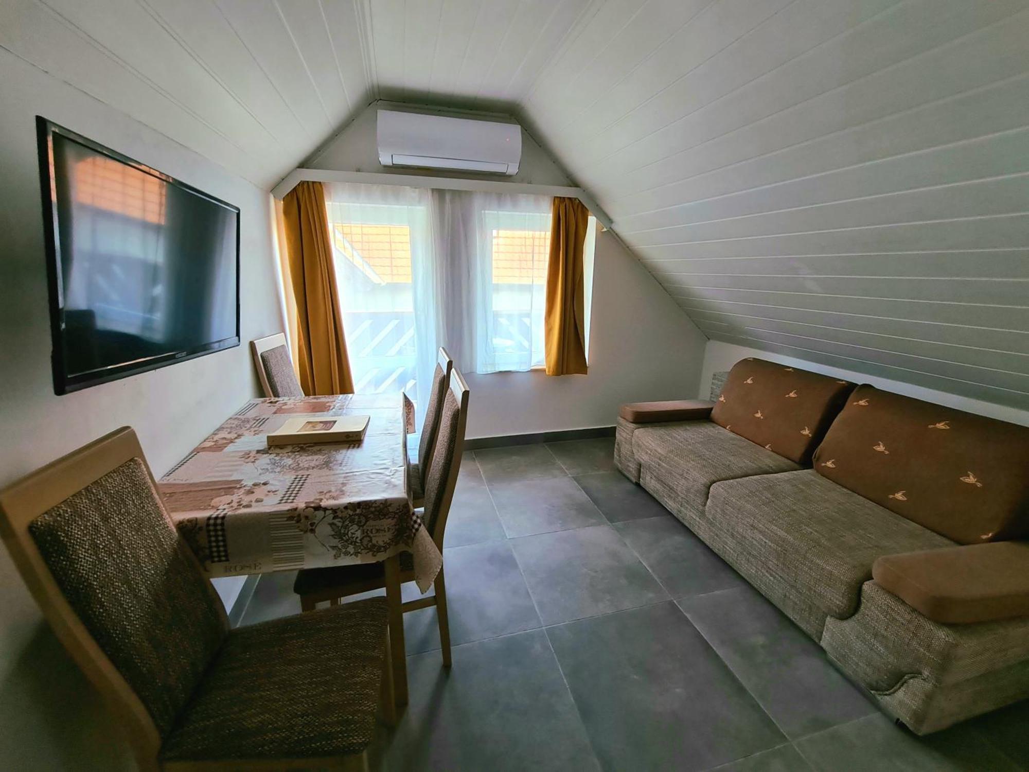 Regina Apartman Hegyko Exterior photo